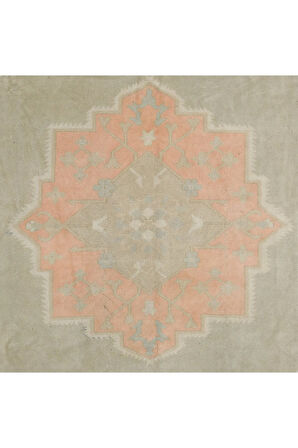 300x375 cm Eski Uşak Halı, %100 Yün ve Doğal Boyalı