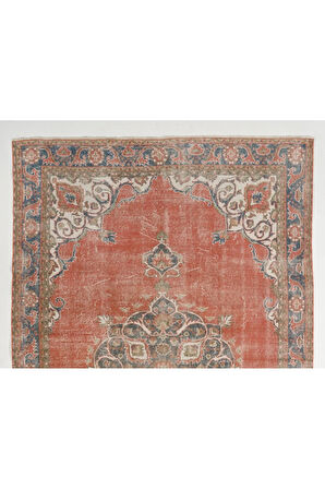 202x309 cm Eski El Düğümlü Türk Uşak Halı, Madalyonlu Kırmızı El Dokuması Halı