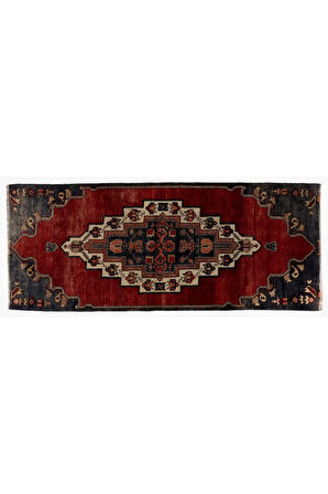 114x270 cm Kırmızı ve Lacivert Renkli Eski El Dokuma Yünlü Halı, 1960 civarı