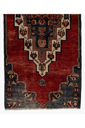 114x270 cm Kırmızı ve Lacivert Renkli Eski El Dokuma Yünlü Halı, 1960 civarı