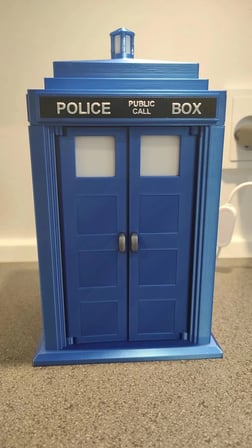 TARDIS Temalı 3D Baskı LED Gece Lambası – USB, Açma/Kapama Düğmeli