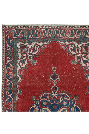 119x209 cm Eski Türk Köy Halısı, Geleneksel El Yapımı Halı, %100 Yün. Kırmızı, Lacivert ve Bej Renk