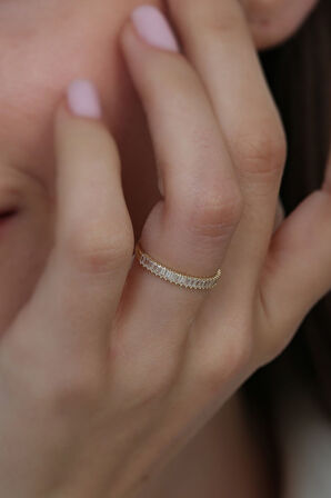 14 Ayar Altın Yarım Tur Baget Yüzük