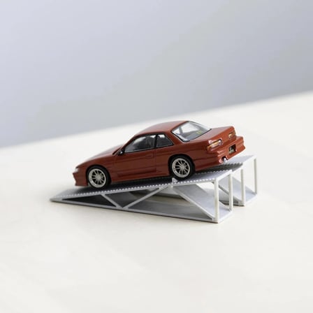1/64 Ölçek Sergileme Rampası