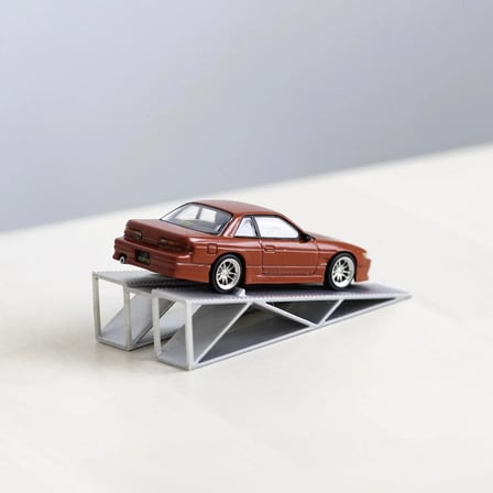 1/64 Ölçek Sergileme Rampası