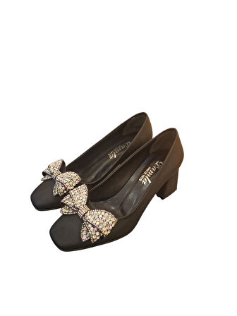 Solmaz Damla KapalıTaşlı Fiyonklu Topuklu Ayakkabı