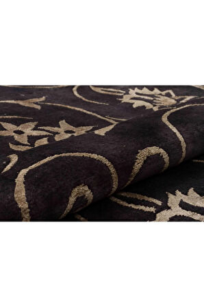 Siyah Desenli Vintage Halı 247x281