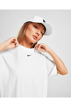 Sportswear Essential Nakış Swooslu Short-sleeve Tişört