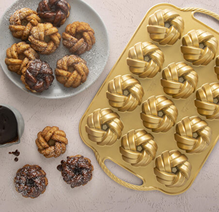 Nordicware 75. Yıl Özel 12´li Mini Örgü Bundt Kek