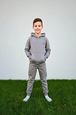Kapüşonlu ve Kanguru Cepli Gri Renk Erkek Çocuk Eşofman Takım