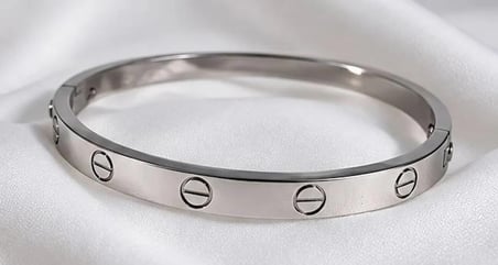 Silver Cartier Bileklik – Şık ve Modern Tasarım Kadın Bileklik