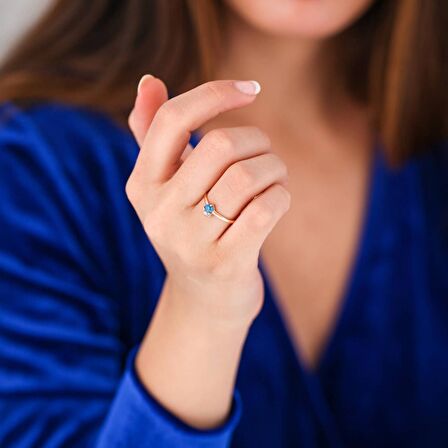 Mavi Taşlı Altın Yüzük