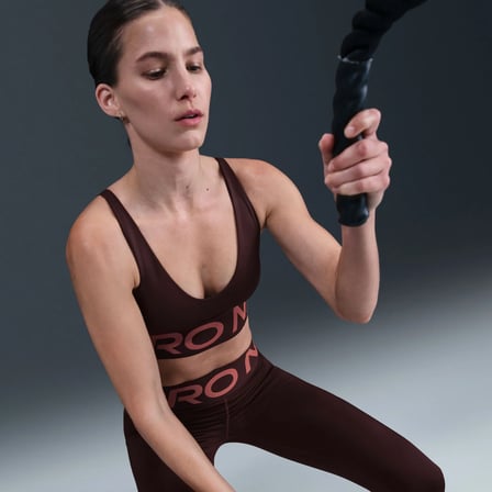 Nike Pro Indy Plunge Orta Destekli Pedli Kadın Sporcu Sütyeni