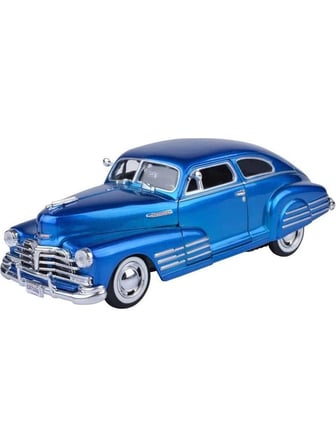 Motormax  1948 Chevy Aerosedan Fleetline (1:24) Diecast Model Araba 