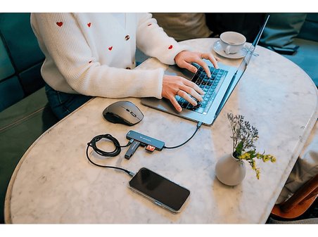 VERBATIM USB-C Essentials Çok Bağlantılı USB Hub