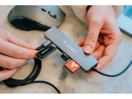 VERBATIM USB-C Essentials Çok Bağlantılı USB Hub
