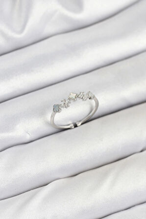 Pirinç Gümüş Renk Minimal Yonca Detaylı Kadın Yüzük