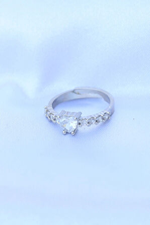 Pirinç Gümüş Renk Ayarlanabilir Zirkon Taşlı Minimal Kalp Yüzük