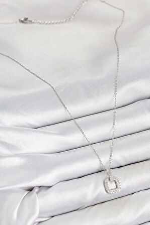 Pirinç Zirkon Taşlı Kare Model Gümüş Renk Kadın Kolye