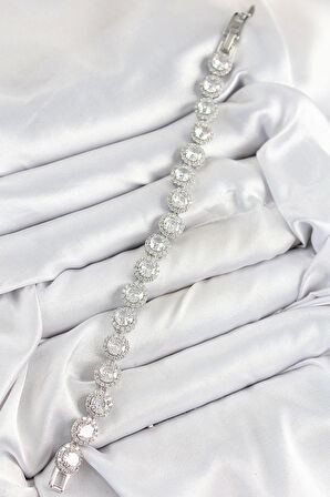 Pirinç Zirkon Taşlı Daire Baget Model Gümüş Renk VIP Seri Kadın Bileklik