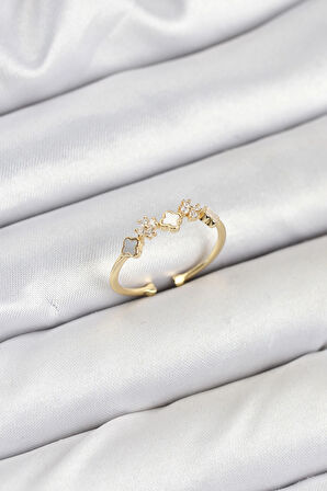 Pirinç Gold Renk Minimal Yonca Detaylı Kadın Yüzük