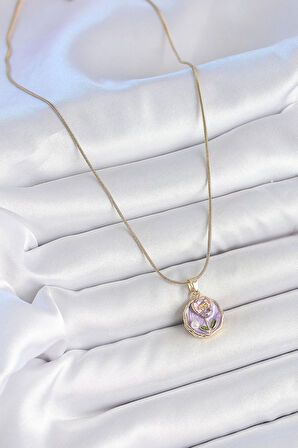 316L Çelik Gold Renk Zincir Mor Minimal Çiçek İşlemeli İnci Detay Portre Model Kadın Kolye