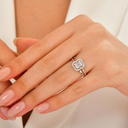 Baget Taşlı Altın Yüzük