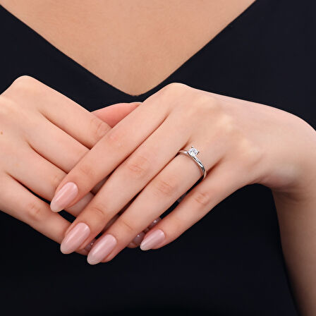 Altın Tektaş Yüzük