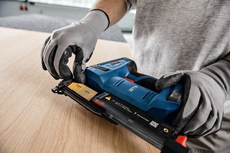 Bosch GNH 18V-35 1x4.0Ah Procore Akülü Ahşapta Çivi Çakma