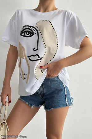 Kadın Desenli Oversize T-shirt - Beyaz