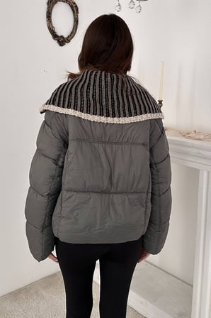 Gri Yakası Örgü Detaylı Mont