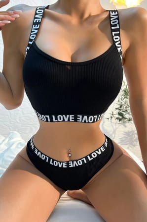 Kadın Siyah Çapraz Sırt Ve Love Yazı Detaylı Iç Çamaşır Takımı