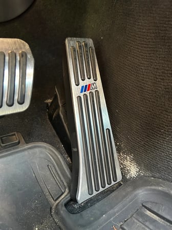 Bmw 5 Serisi G30 Otomatik Pedal Seti Geçmeli Logolu