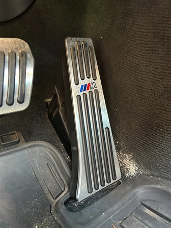 Bmw 3 Serisi G20 Otomatik Pedal Seti Geçmeli Logolu