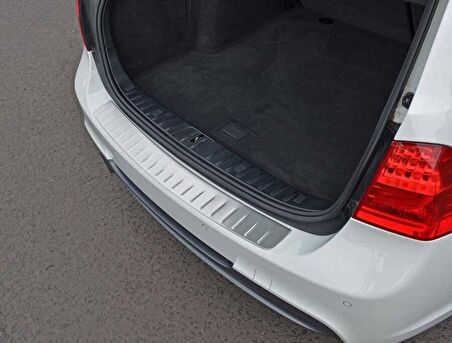 BMW 3 Serisi E91 SW Krom Arka Tampon Eşiği Taşlı 2005-2008 Arası