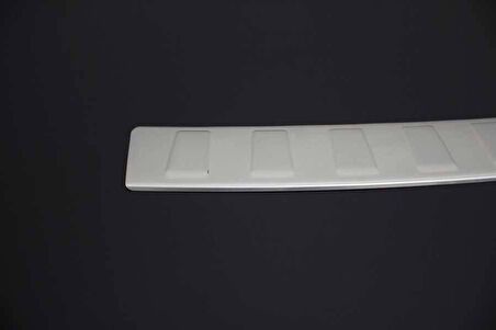 VW Golf 7 Krom Arka Tampon Eşiği (Taşlı) 2013 ve Sonrası