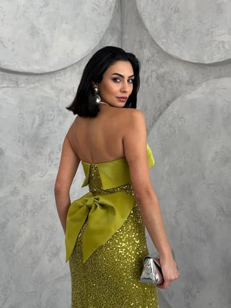 Straplez Payet ve Taşlı, Takılıp Çıkarılabilir Fiyonk Detaylı Abiye Elbise