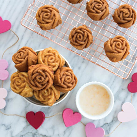 Nordicware 6´lı Mini Gül Kek Kalıbı  