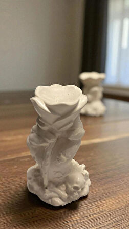 Zarif Elde Gül Motifli Seramik Dekor Objesi 2 adet