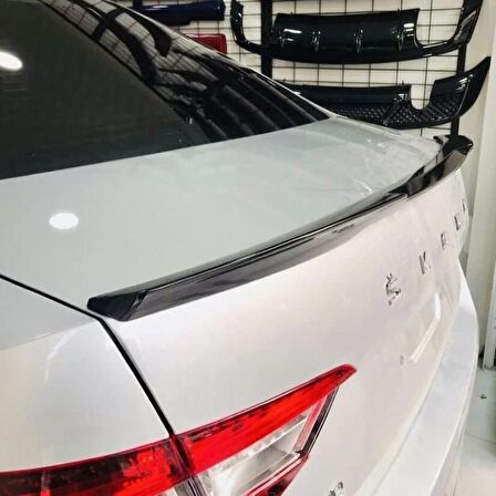 Skoda Octavia M4 spoiler (Pianoblack) 2016-2021 arası