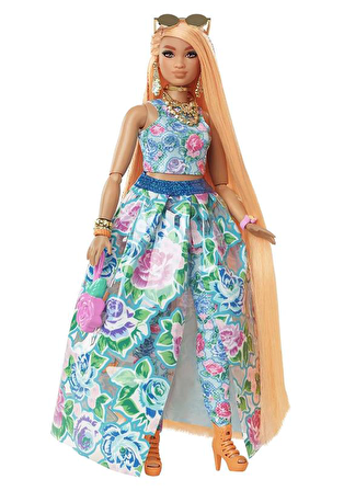 Barbie Extra Fancy Bebek ve Kedi Dostu Yeşil Elbiseli Sarışın HHN14