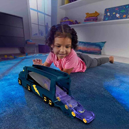 Fisher Price Imaginext Batwheels Büyük Tır 34cm Batman Taşıyıcı Tır ve Batman Metal Araba