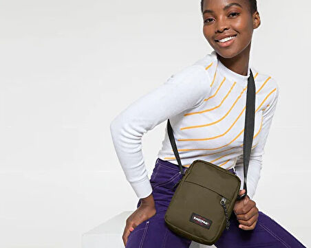 Eastpak The One Omuz Çantası-En: 16 cm, Boy: 21 cm, Derinlik: 5,5 cm EK000045J321 Haki