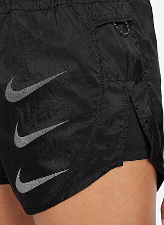 Nike Tempo Luxe Run Division 2 si 1 Arada Kadın Spor Siyah Şort 