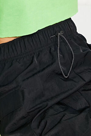 Nike Sportswear Essential Woven High Rise Loose Fit Cargo Short Kadın Dokuma Bol Kesim Kargo Cepli Şort Siyah