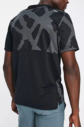 Nike Dri Fit Run Division Rise 365 Graphic Short Sleeve Reflectörlü Siyah Koşu Tişörtü