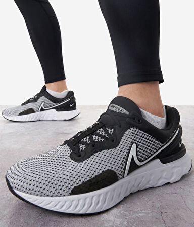 Nike React Miler 3 Yürüyüş Koşu Ayakkabısı Siyah