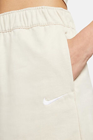 Nike Sportswear Essential Loose Fit Jersey Shorts Bol Kesim Jarse Kumaş Kadın Şort Bej