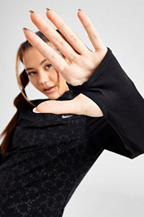 Nike Dri Fit Swift Element 1/4 Zip Running Womens Kadın Çeyrek Fermuarlı Reflektörlü Sweatshirt Siyah