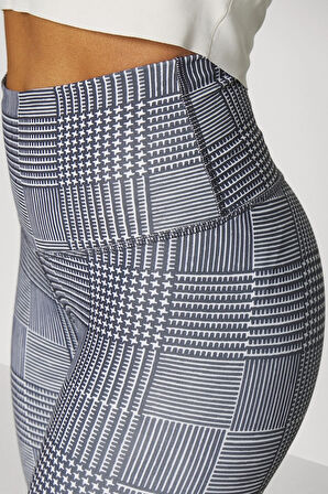 Nike Yoga High Rise 7/8 Length Tight Kadın Nakış Swooshlu İç Yan Cepli Yüksek Bel Tayt Beyaz Siyah